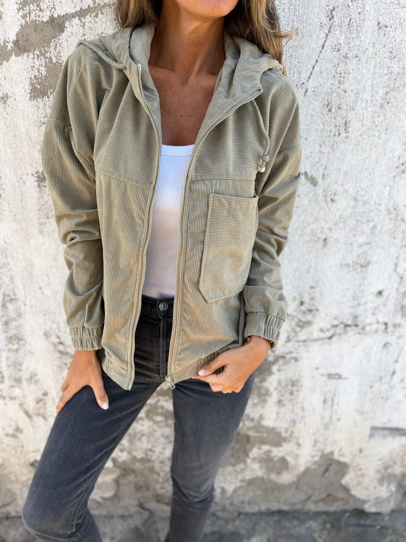 ARIELLEE - FREIZEITJACKE MIT KAPUZE UND REISSVERSCHLUSS