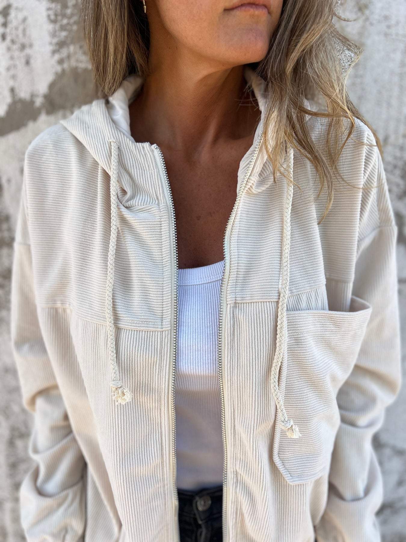 ARIELLEE - FREIZEITJACKE MIT KAPUZE UND REISSVERSCHLUSS
